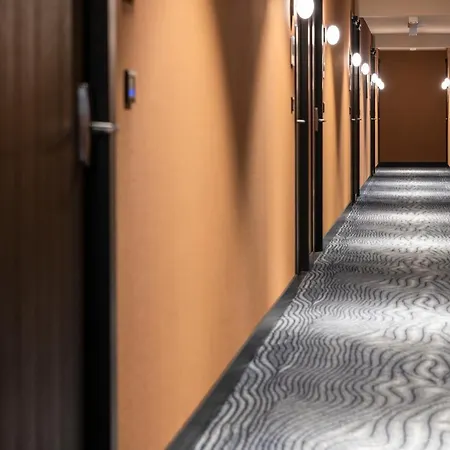 Mercure North Station 4*