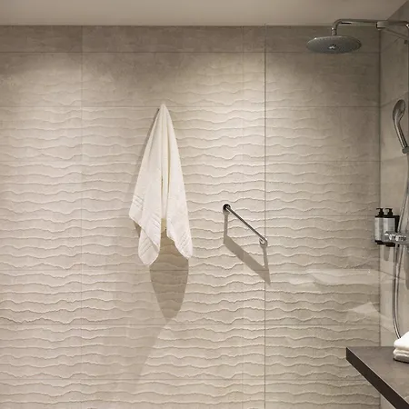 Mercure North Station Hotel 4*