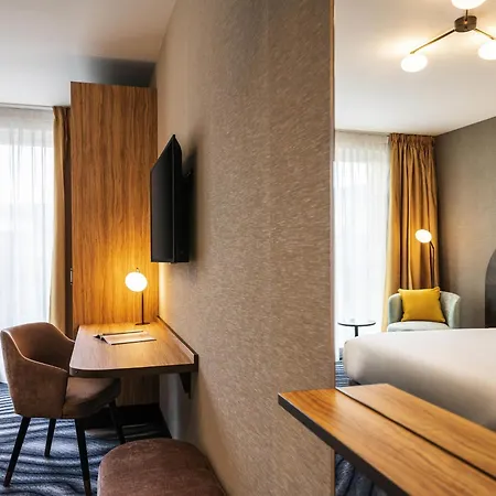 Hotel Mercure North Station 4*