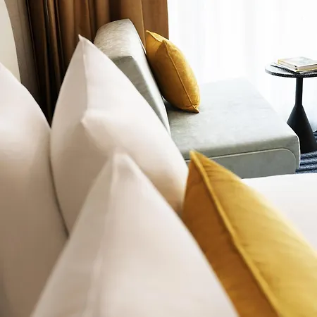 Hotel Mercure North Station 4*