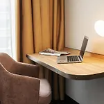 Mercure North Station מלון