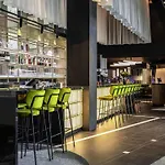 Mercure North Station מלון