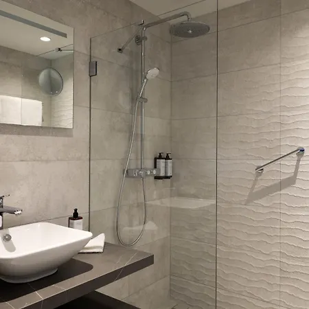 Mercure North Station Hotel 4*