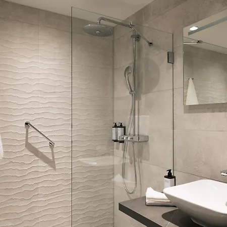 Mercure North Station Hotel 4*
