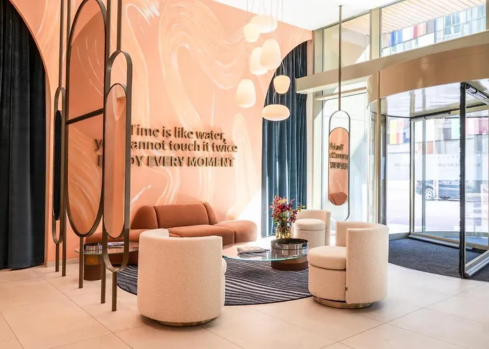 Mercure North Station 4*