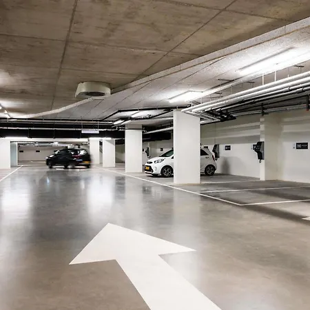 Hotel Mercure North Station 4*