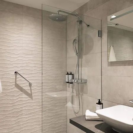 Отель Mercure North Station 4*