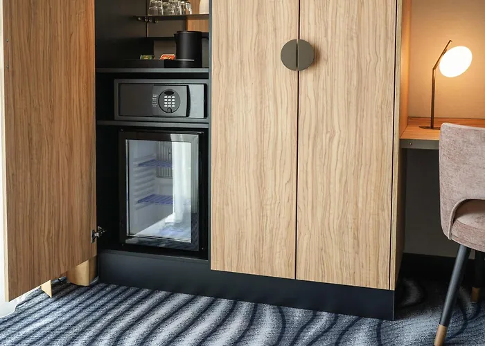 Mercure North Station 4*